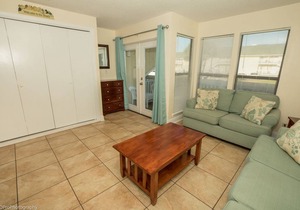 SPC8121 - Studio with Murphy Bed - sleeps 4
