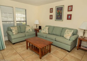 SPC8121 - Studio with Murphy Bed - sleeps 4