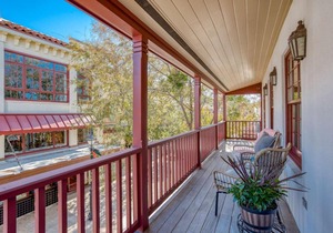 St. George Street Apartment