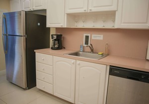 Stay seaside in our Hollywood Beach Condo: The Sian Residences!