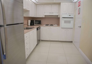 Stay seaside in our Hollywood Beach Condo: The Sian Residences!