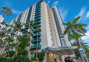 Stay seaside in our Hollywood Beach Condo: The Sian Residences!