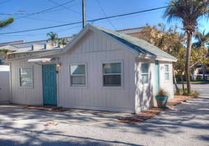 Steps to Sand - Standalone Beachfront Cottage w/Picnic Area & BBQ Grill Nearby Grocery