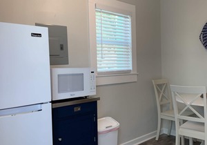 Studio #2 - Within Steps to Downtown Lake Worth Beach