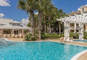 Studio ~ Kitchenette ~ Family Friendly ~ Community Pool ~ Fitness Center