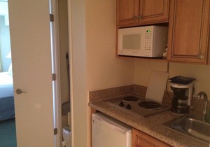 Studio Unit 1406C - 2 blocks off beach with Direct Waterway Views.