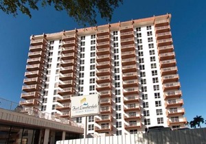 Studio Unit 1501A - 2 blocks off beach with Direct Ocean Views.