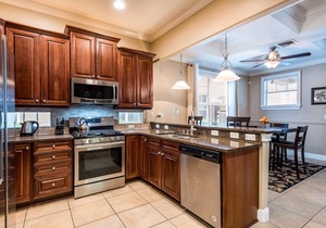 Stunning 3-Bed Resort home w/3 Ensuite Bedrooms, pool, spa, outdoor kitchen. Near WDW