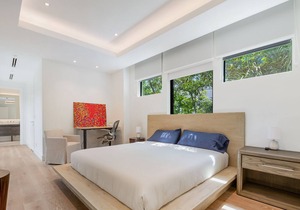 Stunning 3BR Home with Heated Pool, Coconut Grove