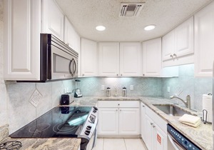Stunning Condo near the Ocean w/Private Balcony, W/D, Shared Outdoor Pool, A/C
