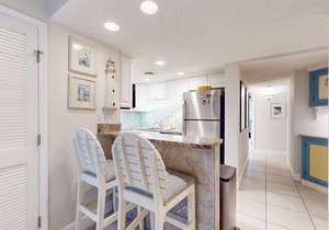 Stunning Condo near the Ocean w/Private Balcony, W/D, Shared Outdoor Pool, A/C