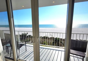 Stunning Full Beach/Sunset Views, Tennis, Convenient Location, Admiralty House