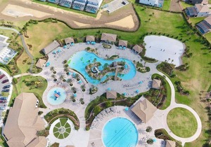 Stunning Home 9bedrom at ChampionsGate +Private Pool near near Disney