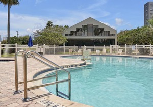 Stunning Resort Two Bedroom condo near Universal & Disney