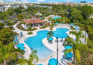 Stunning, top-floor condo! *feet from clubhouse and pool*