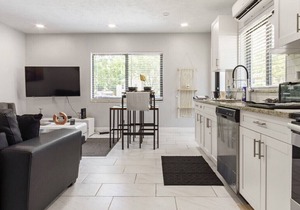 #Stylish Apartment Downtown Fort Lauderdale Ideal for Long Stays!