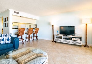 Sunset Terrace 108 Gulf Front 2/2 Pool Condo