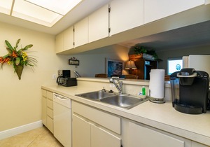 Sunset Terrace 108 Gulf Front 2/2 Pool Condo