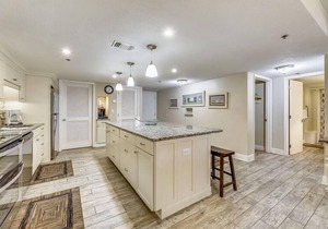 Surf Dweller unit108 3 night min stay