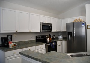 Terrific Holiday Villa with private pool, games room amd close to shops and restaurants