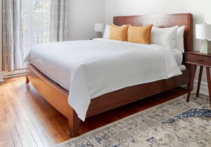 The Arco powered by Sonder | Superior King Room