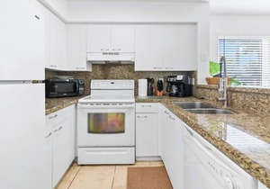 This apartment is a 2 bedroom(s), 2 bathrooms, located in Boca Raton, FL.