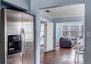 This house is a 2 bedroom(s), 1 bathrooms, located in Jacksonville, FL.