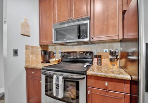 Top Floor Living/Penthouse 1BR Condo in the Heart of Cityplace, WPB