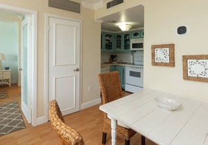 Tradewinds 406- Amazing Coastal Cottage Beachside Condominium at the Tradewinds on Marco Island!