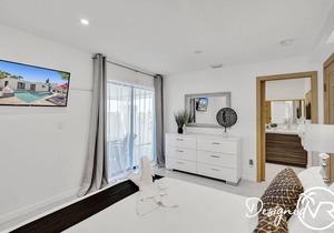 Tranquil Bliss Near the Beach Modern 4BR Retreat +