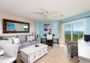 Tranquil Top Floor Condo w/Ocean Views close to Attractions in the Upper Keys