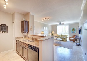 Tropical Getaway in the Heart of Rosemary Square (CityPlace)