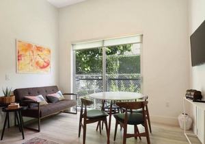 Two Bed Two Bath Apartment 8 Min from Downtown