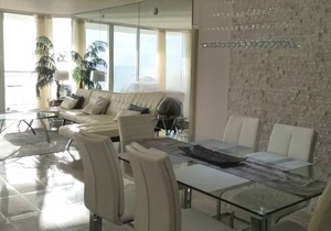 Ultimate Oceanfront 2 bedroom 2.5 bath, 86" TV on the beach