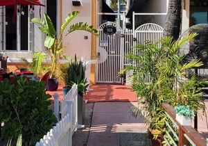 UNIQUE ONE BEDROOM-BALCONY OCEAN DRIVE CONDO
