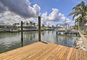 Updated Apollo Beach Home w/ New Dock & Hot Tub!