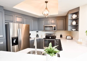 Updated beachfront condo w/great early spring & summer rates! Book now! 💙🏖☀