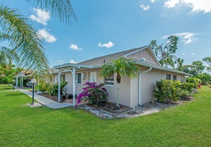 Updates Polynesian Villa - 5 minutes from Gulf Beaches!