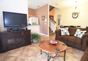 Upgraded 4 bed/3 bath townhome, sleeps 8, Regal Palms Resort, Disney 10 miles!
