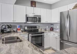 Upgraded 5th Flr Pelican Beach Resort -1 bedroom - On the beach-