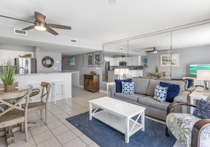 Upgraded 5th Flr Pelican Beach Resort -1 bedroom - On the beach-
