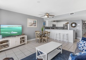 Upgraded 5th Flr Pelican Beach Resort -1 bedroom - On the beach-