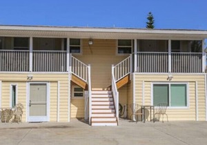 Upgraded home w. natural outdoor setting, steps to beach
