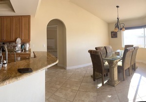Vacation Cute house walking distance to Warm Mineral Springs