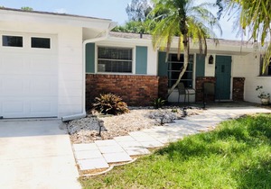 Venice Home With Heated Pool Near Beaches and Downtown