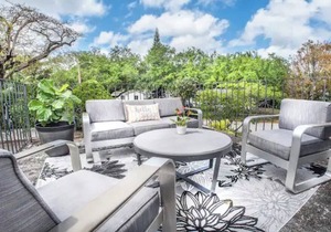 Villa at St. James Place "F", Luxury, Pet Friendly, Free Parking