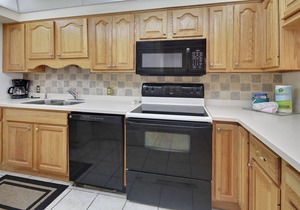 Villa Madeira 204 Beach Front|Walk to restaurants, shops, entertainment!
