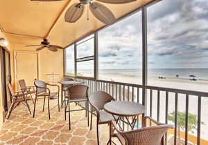 Villa Madeira 204 Beach Front|Walk to restaurants, shops, entertainment!