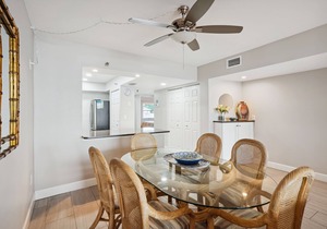 Villa Madeira 206 Beautiful updates|Beach front|Walk to all the activities!