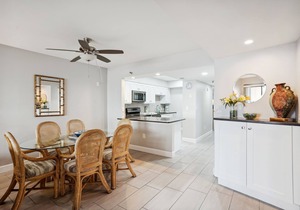 Villa Madeira 206 Beautiful updates|Beach front|Walk to all the activities!